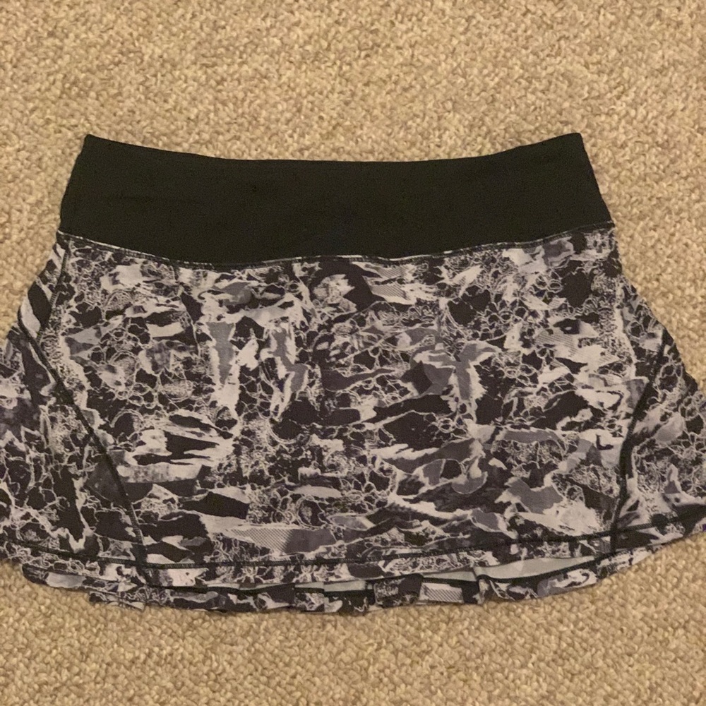Size 8 Lululemon Skort